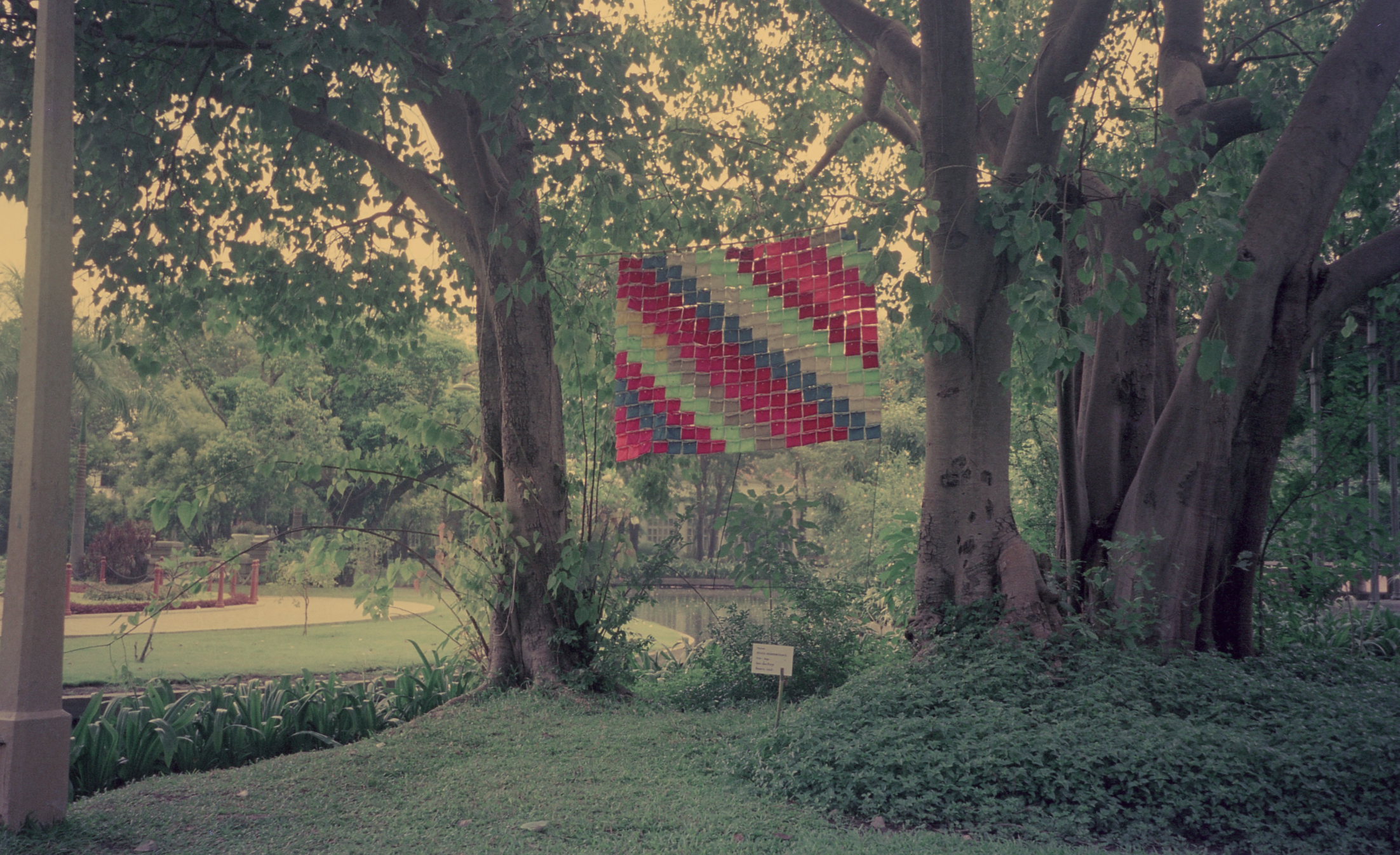 Nitaya Ueareewarokul, artwork documentation, Womanifesto II, 1999