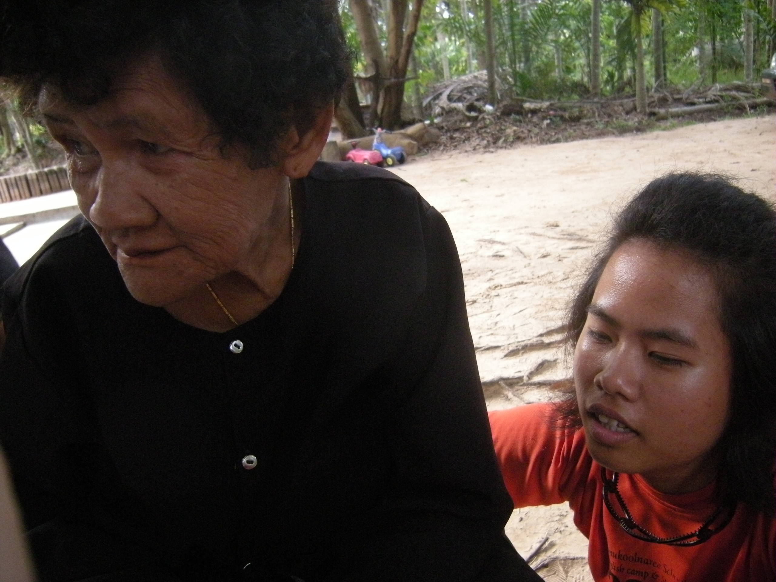 Isaan Phaya Poetry Recital and Palm-reading by Tiam Meesri (Set of 18 Photographs)
