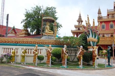 Field Trip to Wat Phra Tart Ruerng Rong Temple (Set of 40 Photographs)
