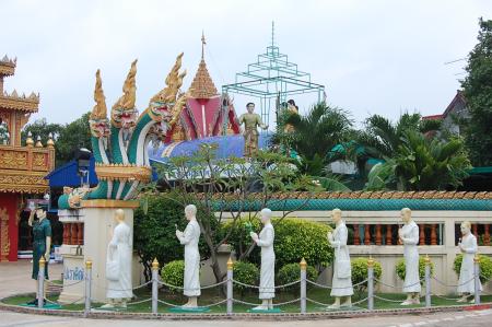 Field Trip to Wat Phra Tart Ruerng Rong Temple (Set of 40 Photographs)