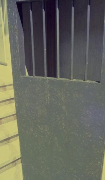 Head Facing? — Preparation (Set of 5 Photographs)