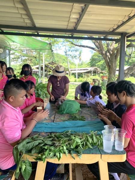Clay leave print workshop with secondary students at Baan Womanifesto