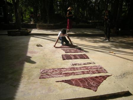 Tie Dye Workshop (Set of 94 Photographs)